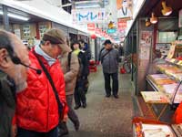 丸五市場での買い食い